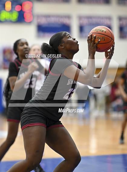 Thumbnail 2 in Muskego vs. Kenosha Bradford (WIAA Division 1 Quarterfinal) photogallery.