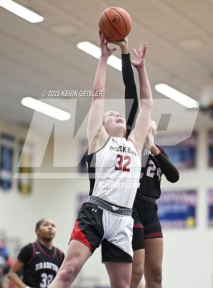 Thumbnail 3 in Muskego vs. Kenosha Bradford (WIAA Division 1 Quarterfinal) photogallery.