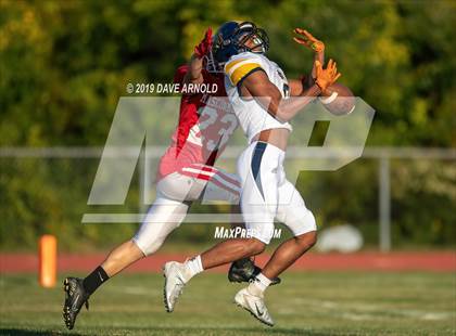 Thumbnail 2 in Malden Catholic @ Masconomet Regional photogallery.