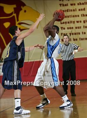 Thumbnail 3 in Compton vs. Campbell Hall (MaxPreps Holiday Classic) photogallery.