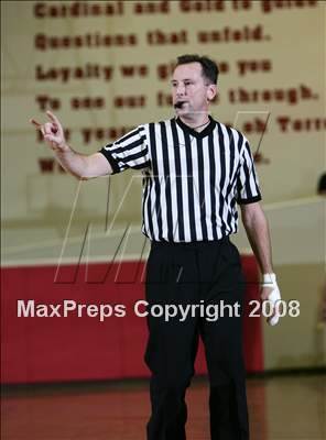 Thumbnail 3 in Compton vs. Campbell Hall (MaxPreps Holiday Classic) photogallery.