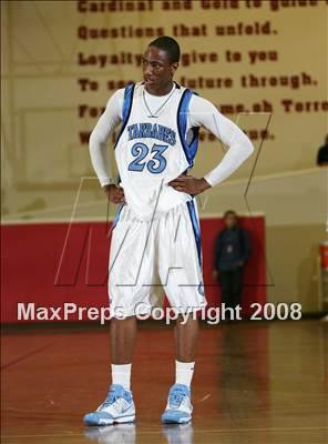 Thumbnail 3 in Compton vs. Campbell Hall (MaxPreps Holiday Classic) photogallery.