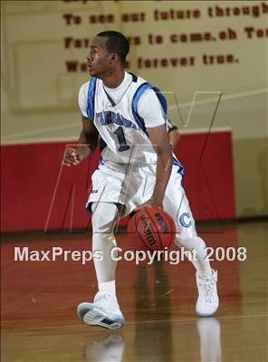 Thumbnail 1 in Compton vs. Campbell Hall (MaxPreps Holiday Classic) photogallery.