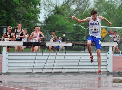 Thumbnail 3 in Loucks Games (3000m Steeplechase) photogallery.