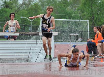 Thumbnail 1 in Loucks Games (3000m Steeplechase) photogallery.