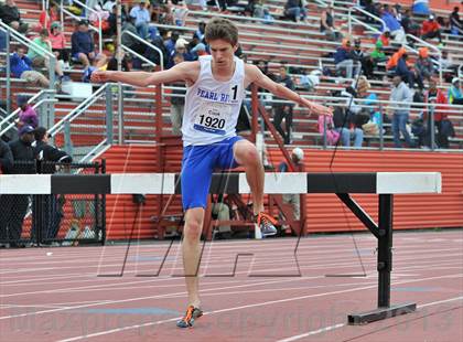 Thumbnail 2 in Loucks Games (3000m Steeplechase) photogallery.