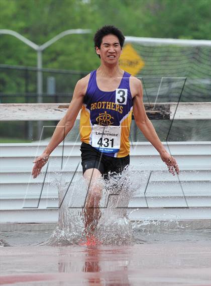 Thumbnail 2 in Loucks Games (3000m Steeplechase) photogallery.