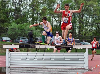 Thumbnail 1 in Loucks Games (3000m Steeplechase) photogallery.