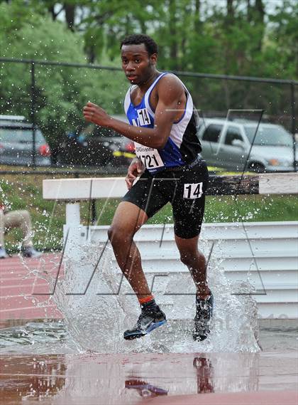 Thumbnail 3 in Loucks Games (3000m Steeplechase) photogallery.