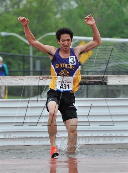 Thumbnail 1 in Loucks Games (3000m Steeplechase) photogallery.