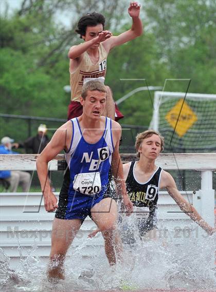 Thumbnail 3 in Loucks Games (3000m Steeplechase) photogallery.