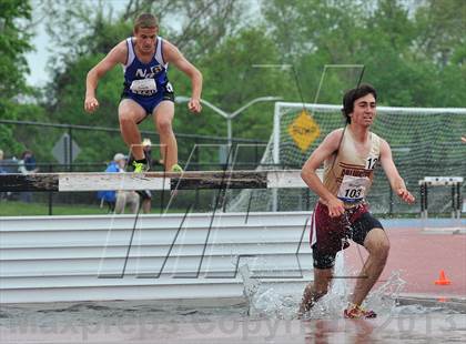 Thumbnail 2 in Loucks Games (3000m Steeplechase) photogallery.
