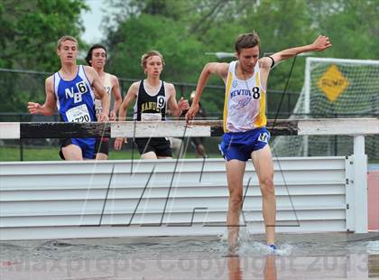 Thumbnail 2 in Loucks Games (3000m Steeplechase) photogallery.