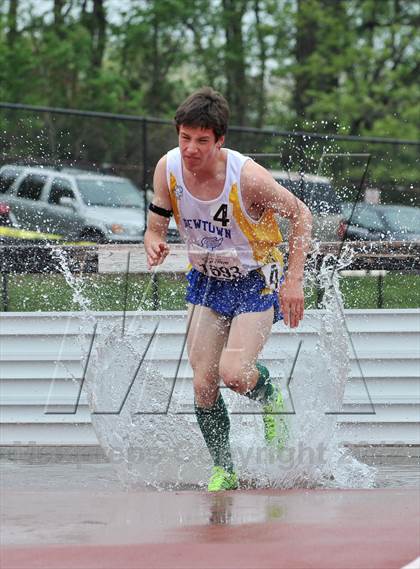 Thumbnail 1 in Loucks Games (3000m Steeplechase) photogallery.