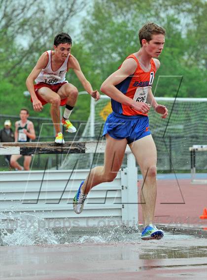 Thumbnail 3 in Loucks Games (3000m Steeplechase) photogallery.