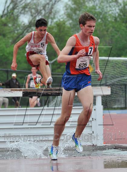 Thumbnail 2 in Loucks Games (3000m Steeplechase) photogallery.
