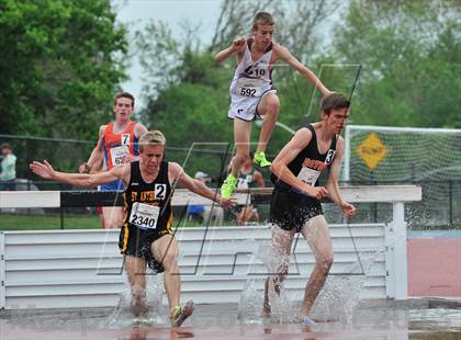 Thumbnail 2 in Loucks Games (3000m Steeplechase) photogallery.