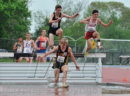 Thumbnail 2 in Loucks Games (3000m Steeplechase) photogallery.