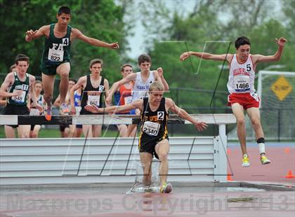 Thumbnail 2 in Loucks Games (3000m Steeplechase) photogallery.