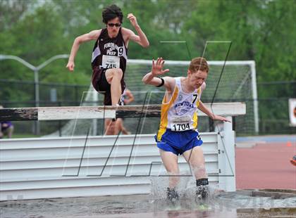Thumbnail 3 in Loucks Games (3000m Steeplechase) photogallery.