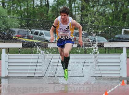 Thumbnail 2 in Loucks Games (3000m Steeplechase) photogallery.