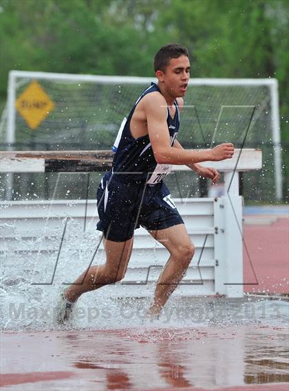 Thumbnail 3 in Loucks Games (3000m Steeplechase) photogallery.