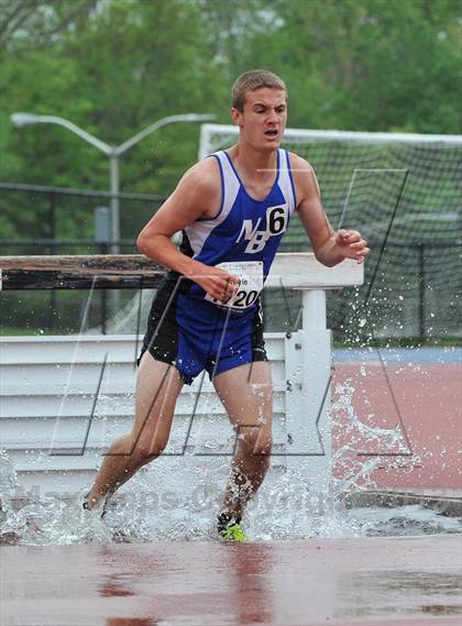 Thumbnail 3 in Loucks Games (3000m Steeplechase) photogallery.