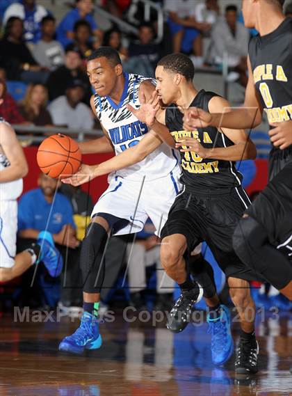 Thumbnail 1 in Triple A Academy vs. Hamilton (Thanksgiving Hoopfest) photogallery.