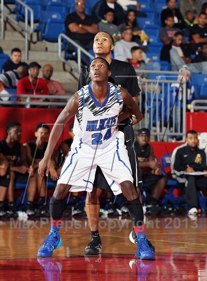 Thumbnail 1 in Triple A Academy vs. Hamilton (Thanksgiving Hoopfest) photogallery.