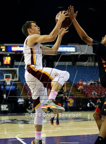 Thumbnail 3 in Menlo-Atherton vs Berkeley (CIF NorCal Regional D1 Final) photogallery.