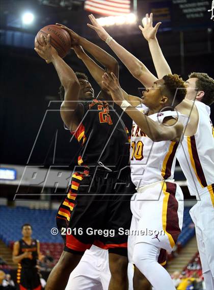 Thumbnail 3 in Menlo-Atherton vs Berkeley (CIF NorCal Regional D1 Final) photogallery.