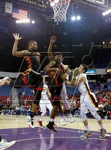 Thumbnail 3 in Menlo-Atherton vs Berkeley (CIF NorCal Regional D1 Final) photogallery.