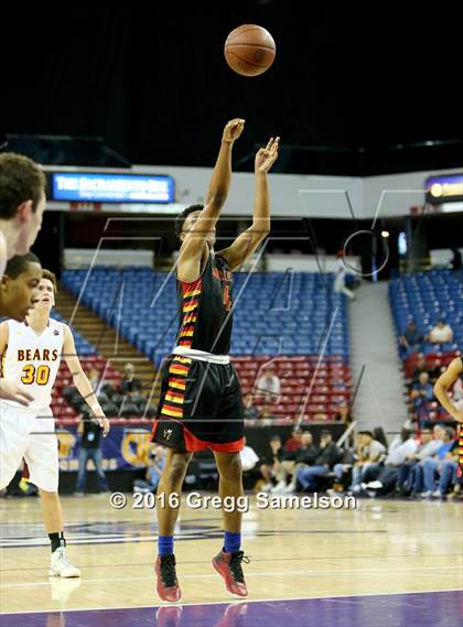 Thumbnail 2 in Menlo-Atherton vs Berkeley (CIF NorCal Regional D1 Final) photogallery.