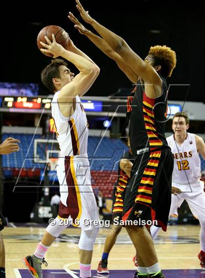 Thumbnail 2 in Menlo-Atherton vs Berkeley (CIF NorCal Regional D1 Final) photogallery.