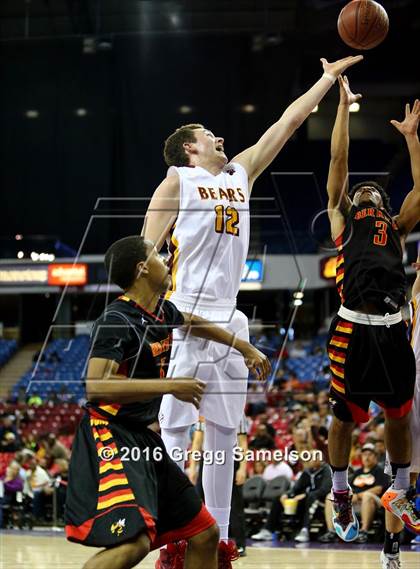 Thumbnail 3 in Menlo-Atherton vs Berkeley (CIF NorCal Regional D1 Final) photogallery.