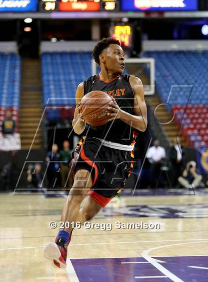 Thumbnail 2 in Menlo-Atherton vs Berkeley (CIF NorCal Regional D1 Final) photogallery.