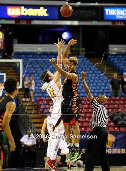 Thumbnail 3 in Menlo-Atherton vs Berkeley (CIF NorCal Regional D1 Final) photogallery.