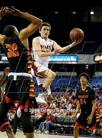 Thumbnail 1 in Menlo-Atherton vs Berkeley (CIF NorCal Regional D1 Final) photogallery.