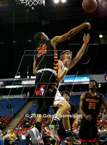 Thumbnail 2 in Menlo-Atherton vs Berkeley (CIF NorCal Regional D1 Final) photogallery.