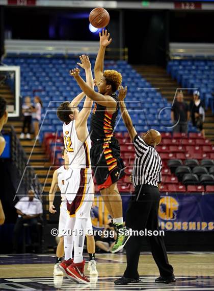 Thumbnail 2 in Menlo-Atherton vs Berkeley (CIF NorCal Regional D1 Final) photogallery.