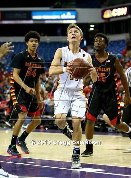 Thumbnail 2 in Menlo-Atherton vs Berkeley (CIF NorCal Regional D1 Final) photogallery.