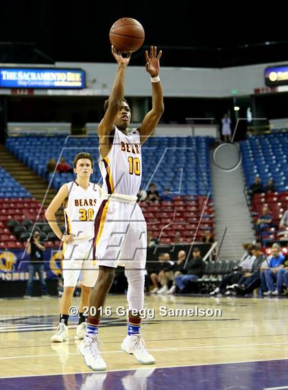 Thumbnail 3 in Menlo-Atherton vs Berkeley (CIF NorCal Regional D1 Final) photogallery.