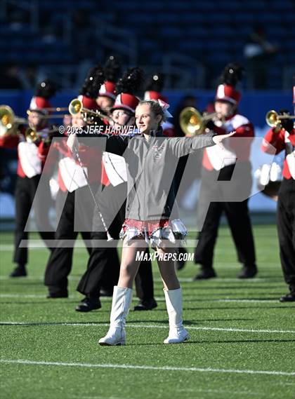 Thumbnail 1 in Shelby vs, Glenville (OHSAA Division 4 Final) photogallery.
