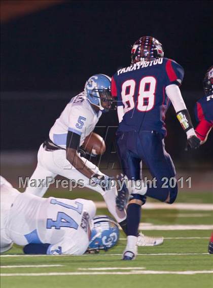 Thumbnail 2 in Wimberley vs. Sweeny (3A Region 4 Regionals) photogallery.