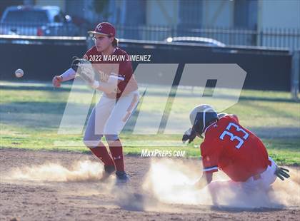 Thumbnail 3 in Oaks Christian vs Grce Brethren photogallery.
