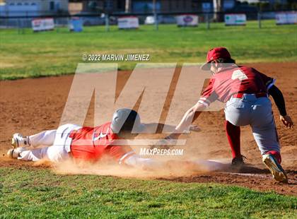Thumbnail 2 in Oaks Christian vs Grce Brethren photogallery.