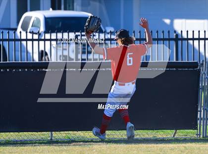 Thumbnail 1 in Oaks Christian vs Grce Brethren photogallery.