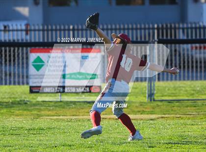 Thumbnail 1 in Oaks Christian vs Grce Brethren photogallery.