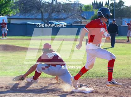 Thumbnail 1 in Oaks Christian vs Grce Brethren photogallery.