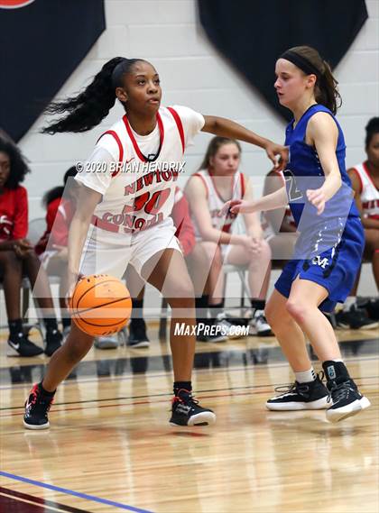 Thumbnail 3 in Newton-Conover vs. Maiden (South Fork 2A Conference Tournament Final) photogallery.